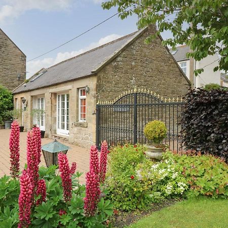 The Coach House Villa Duns Bagian luar foto